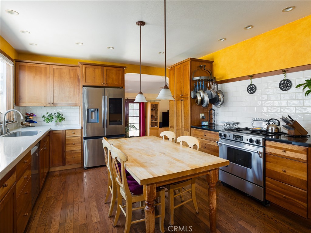 307 W Oak Avenue