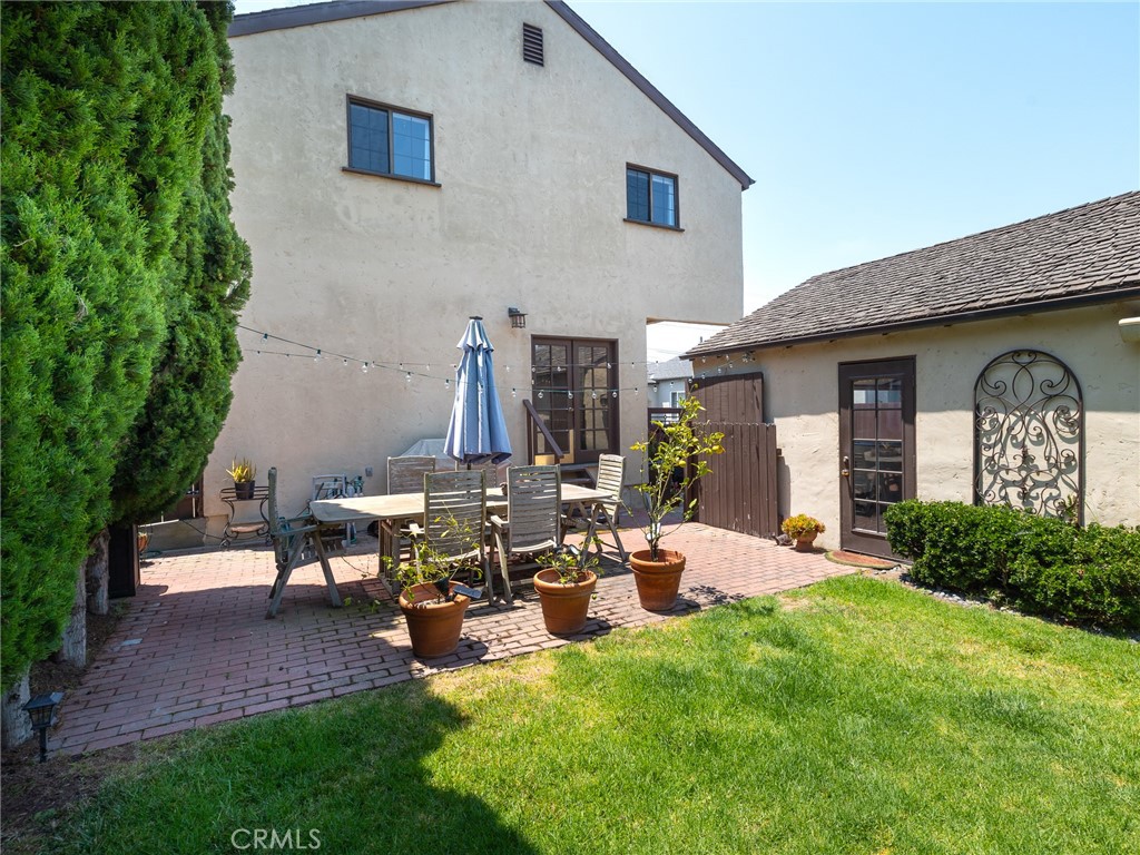 307 W Oak Avenue