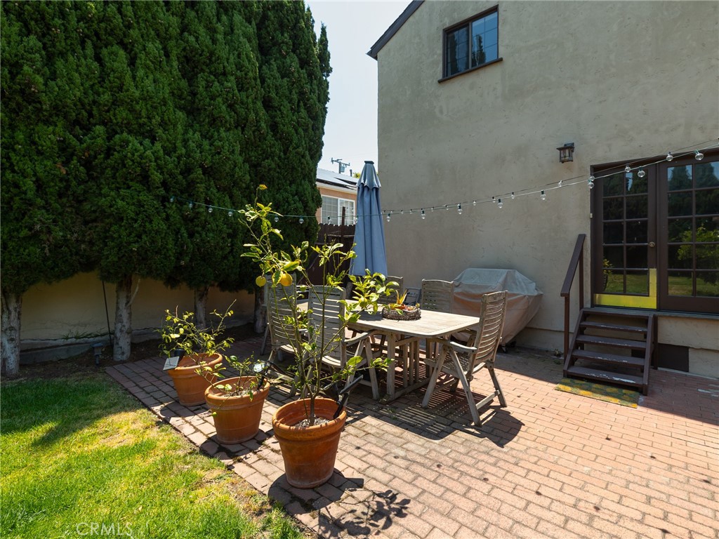307 W Oak Avenue