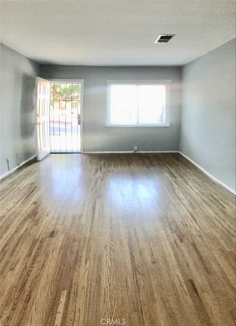 536 W Maple Avenue