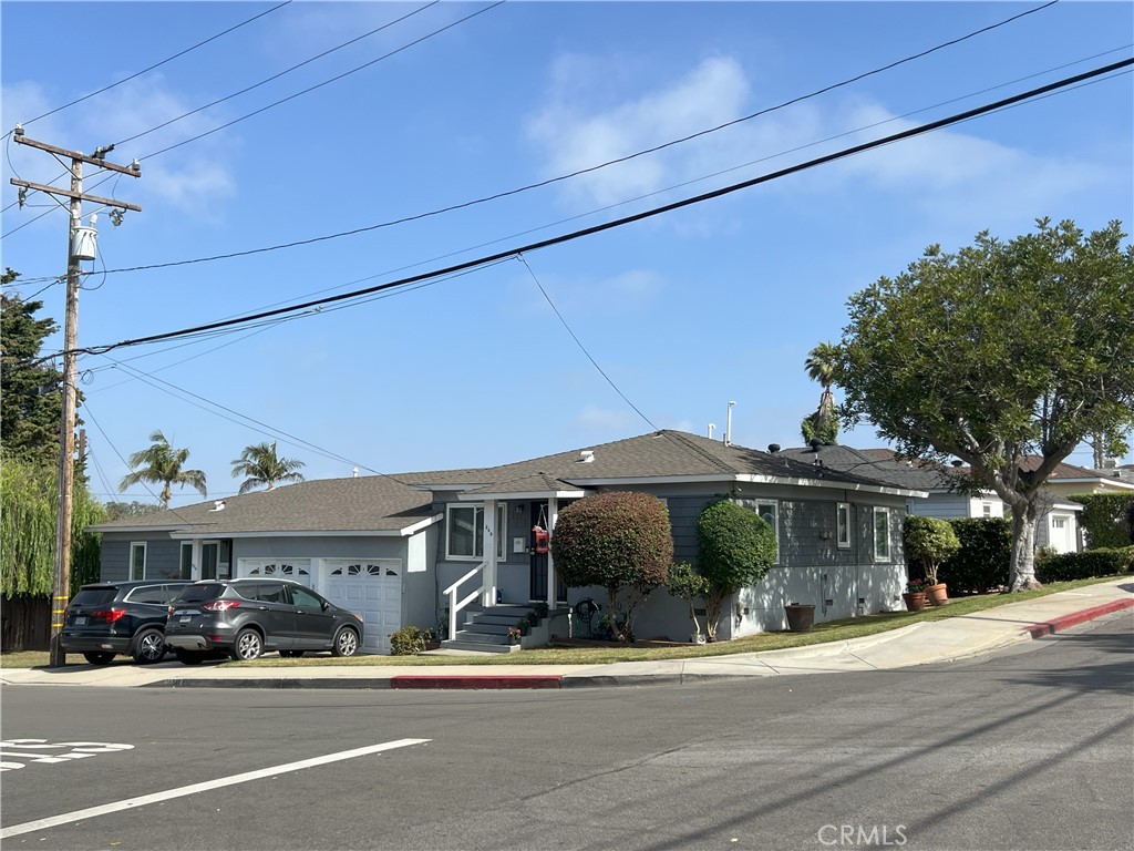 536 W Maple Avenue