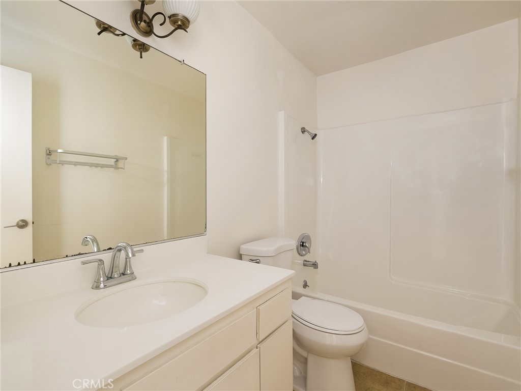 1600 Ardmore Avenue 320