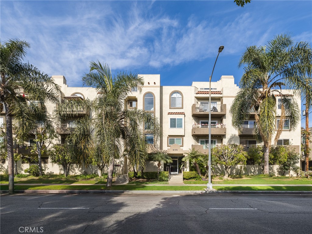 445 W 6th Street 204