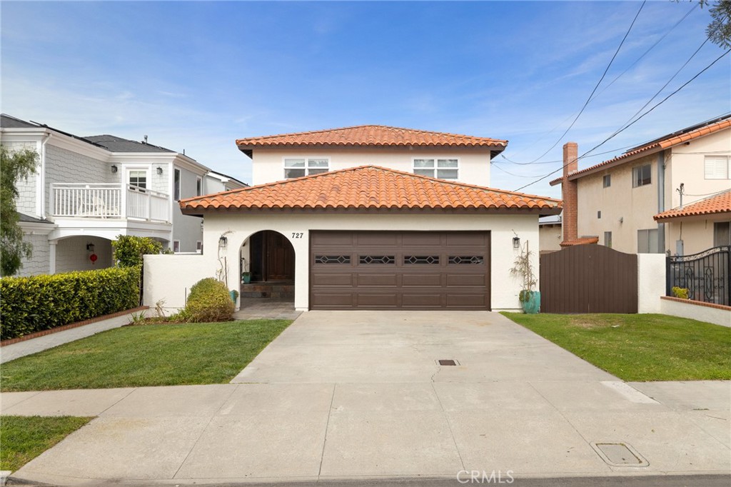 727 W Mariposa Avenue