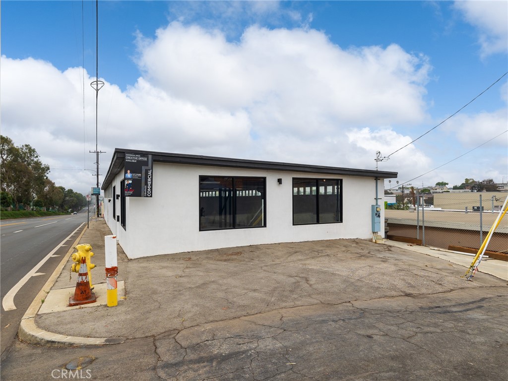 805 E El Segundo Boulevard