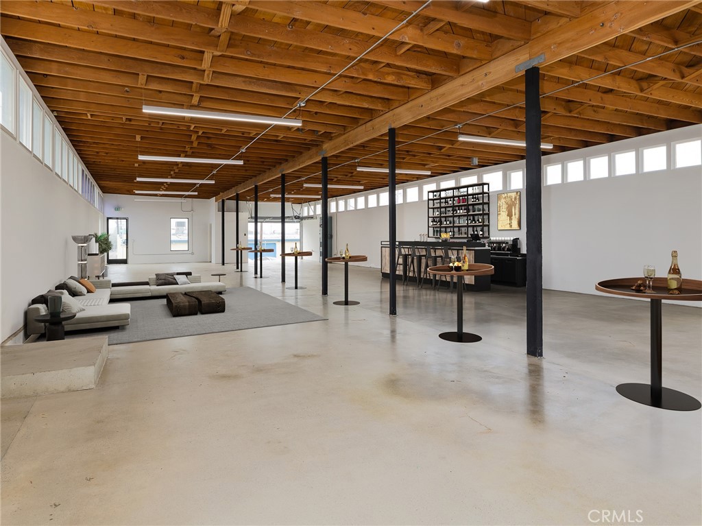 805 E El Segundo Boulevard