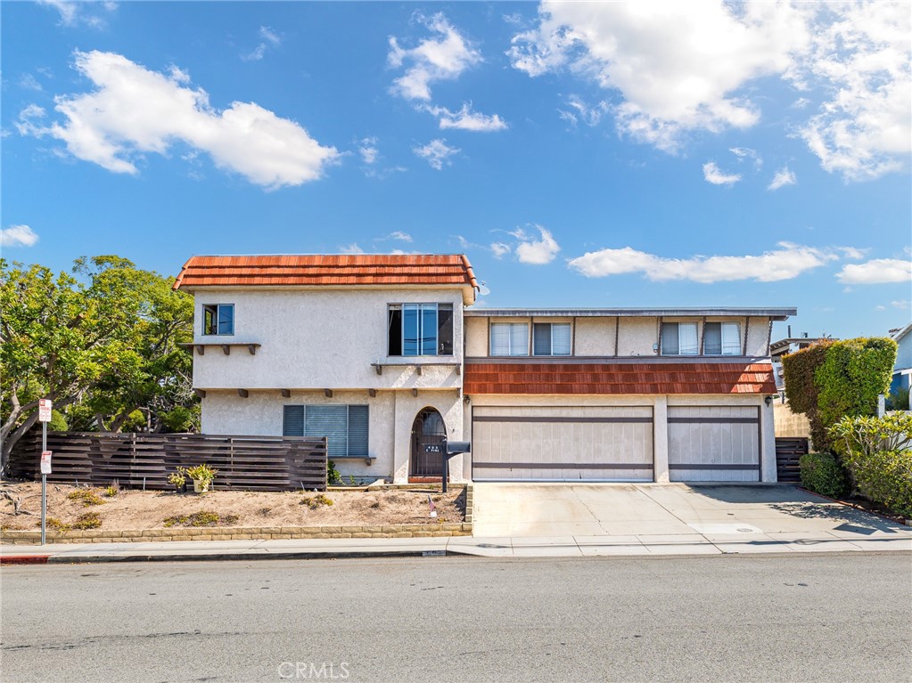 403 E Pine Avenue