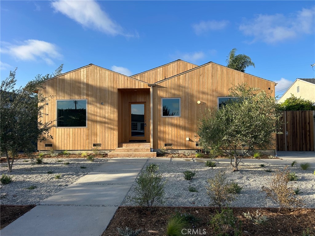 6537 W 84th Place