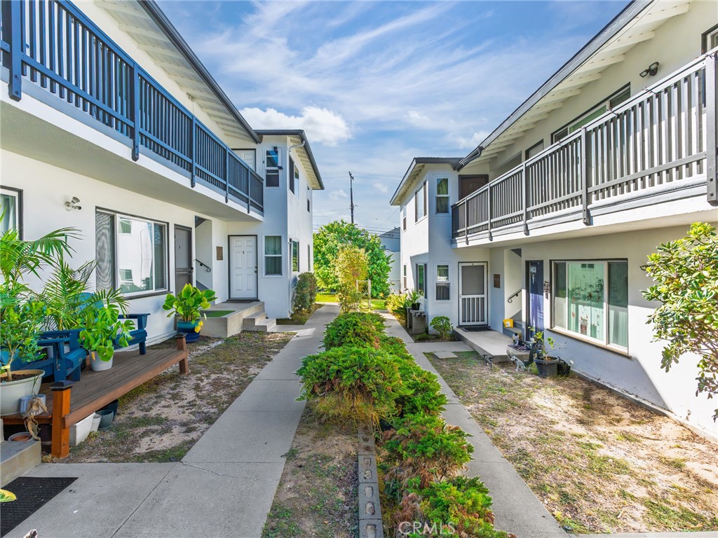 1116 E Imperial Avenue