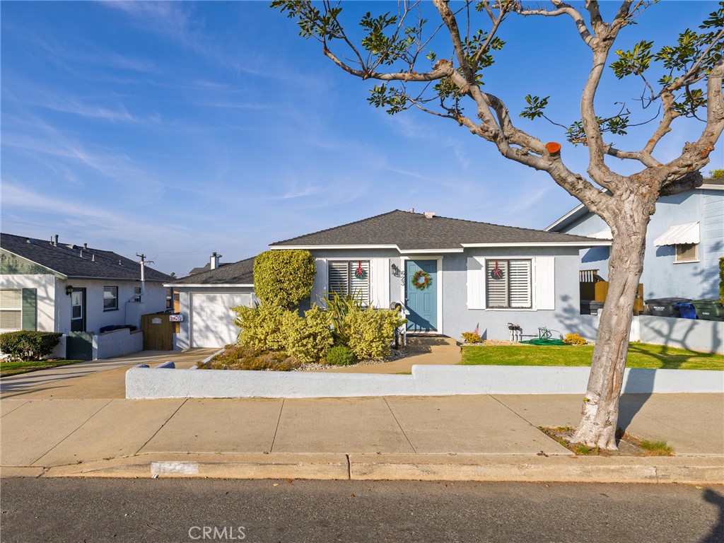 623 E Grand Avenue