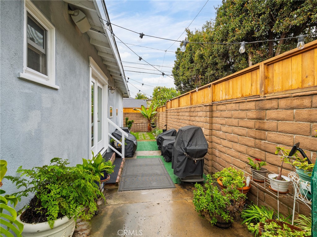211 E Pine Avenue