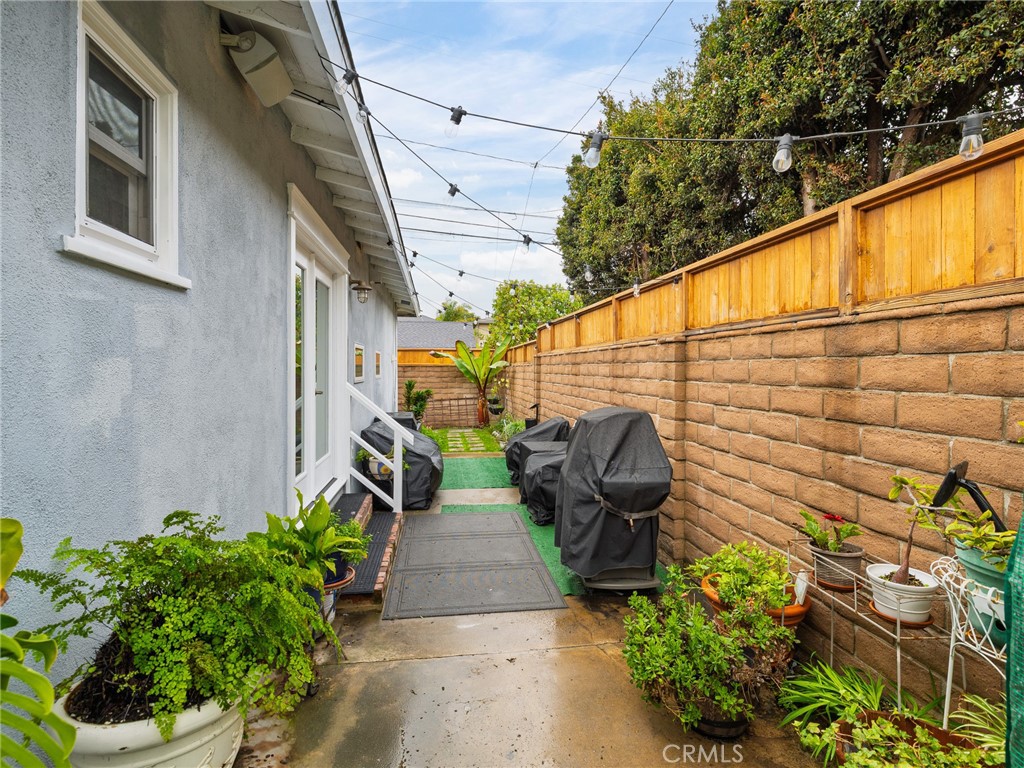 211 E Pine Avenue
