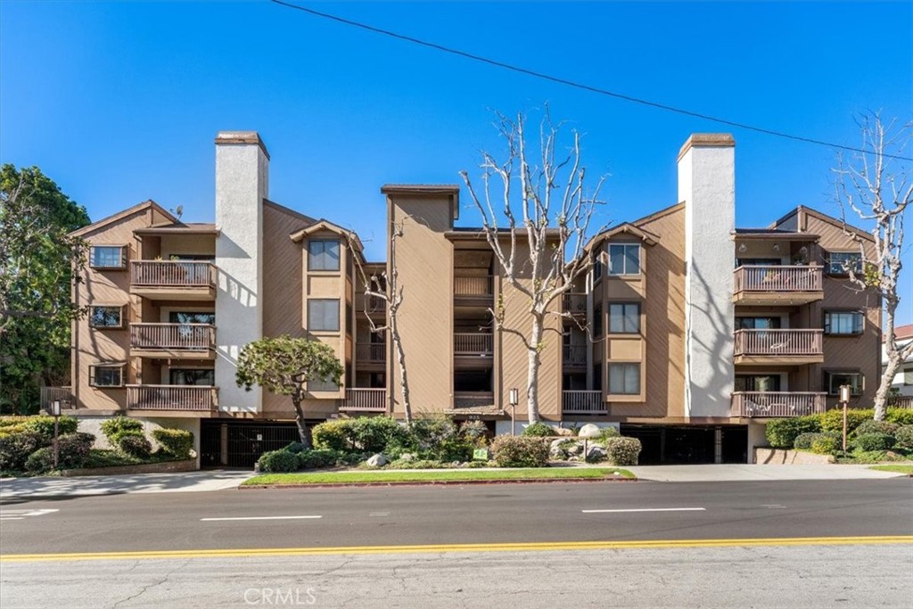 935 Main Street 202