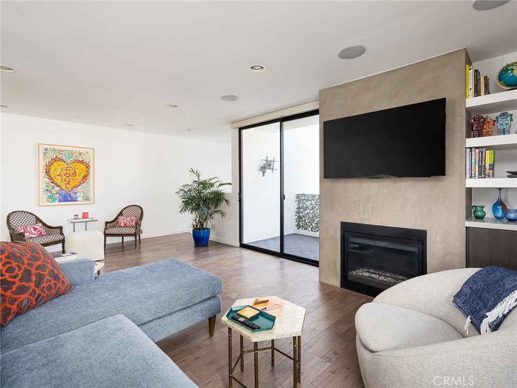 121 E Walnut Avenue