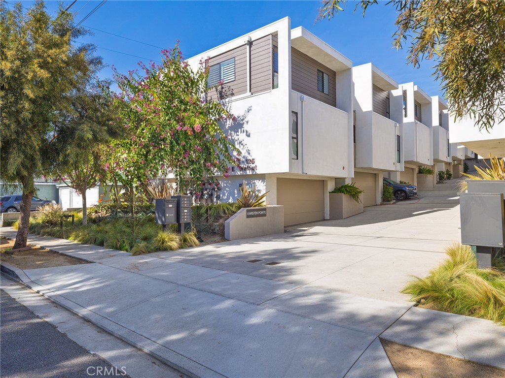 121 E Walnut Avenue