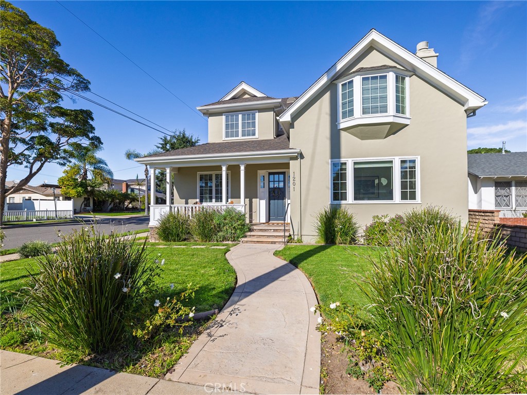 1201 E Pine