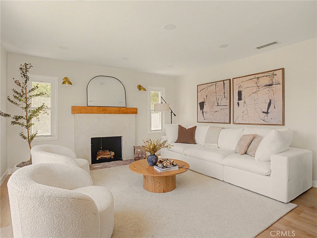 825 Bungalow Drive