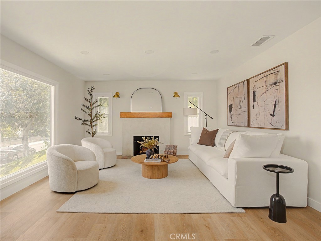 825 Bungalow Drive