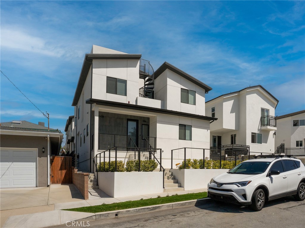 438 Sierra Street