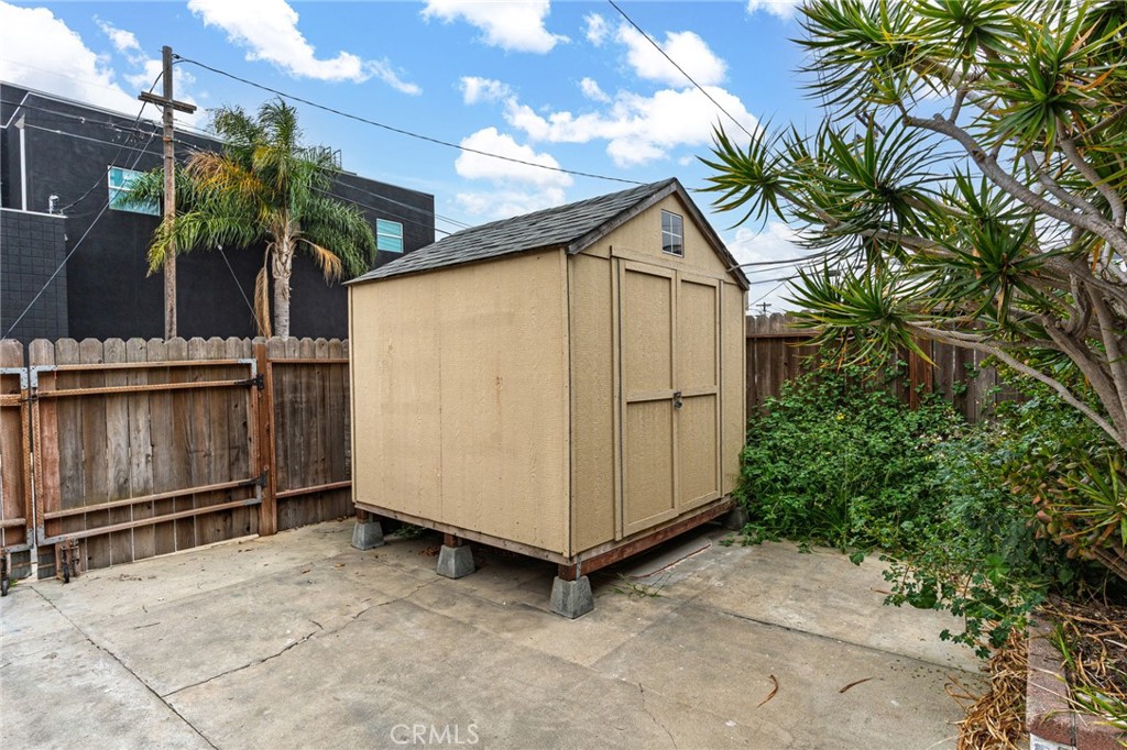 427 E Franklin Avenue