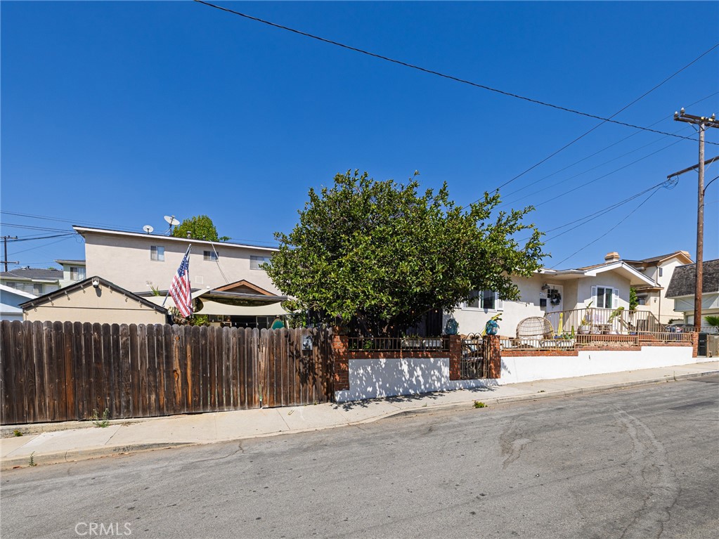 427 E Franklin Avenue