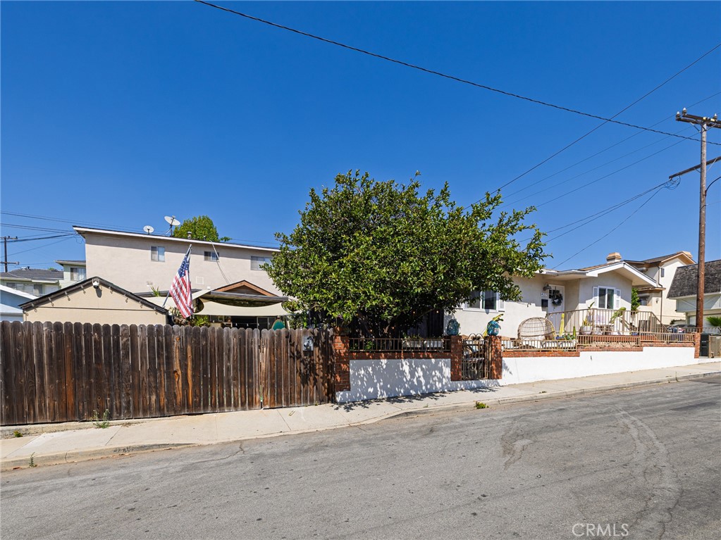 427 E Franklin Avenue