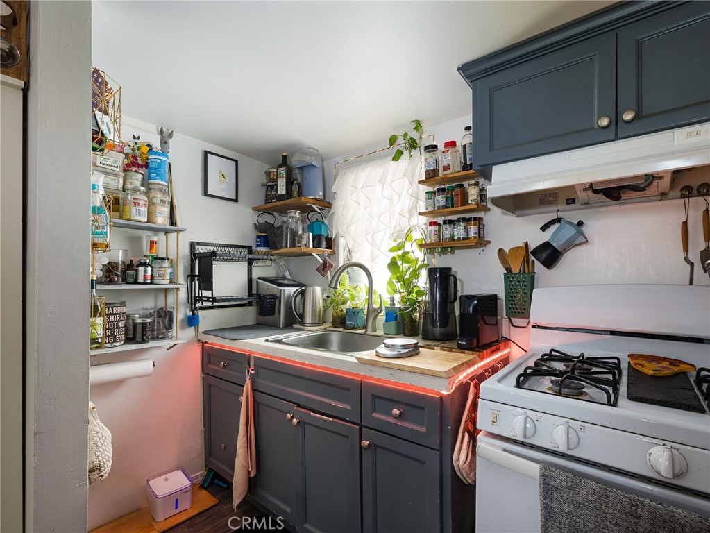 427 E Franklin Avenue