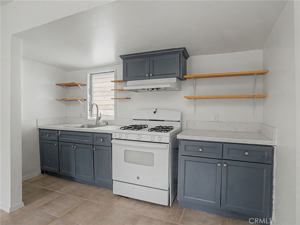 427 E Franklin Avenue