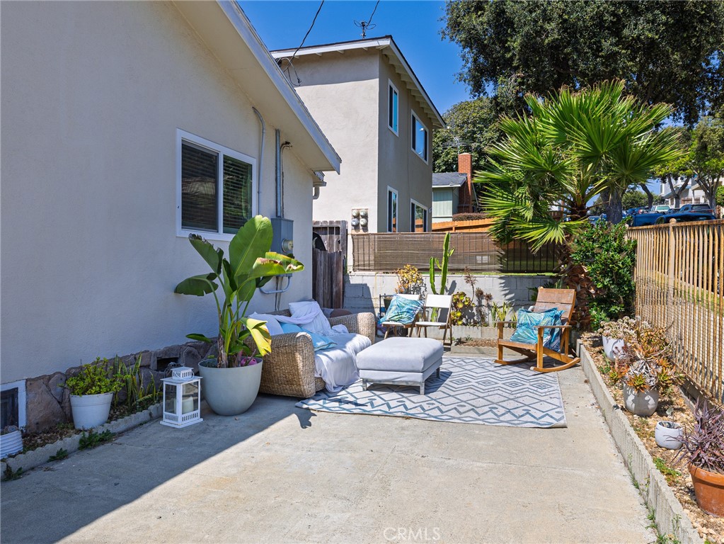 427 E Franklin Avenue