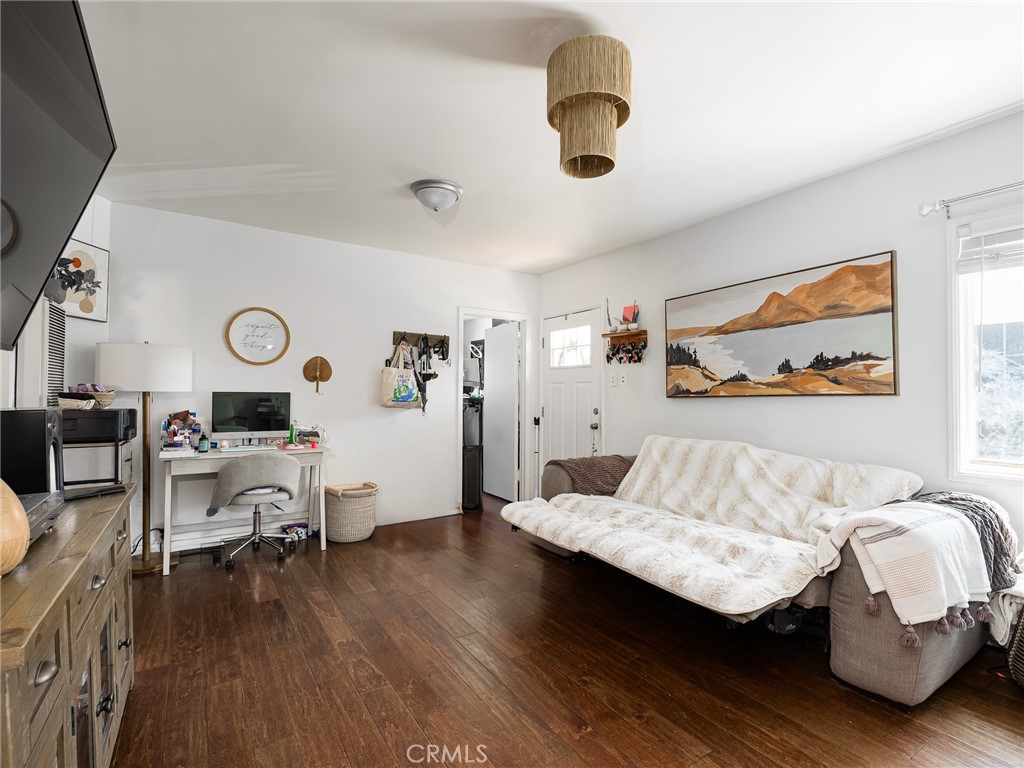 427 E Franklin Avenue