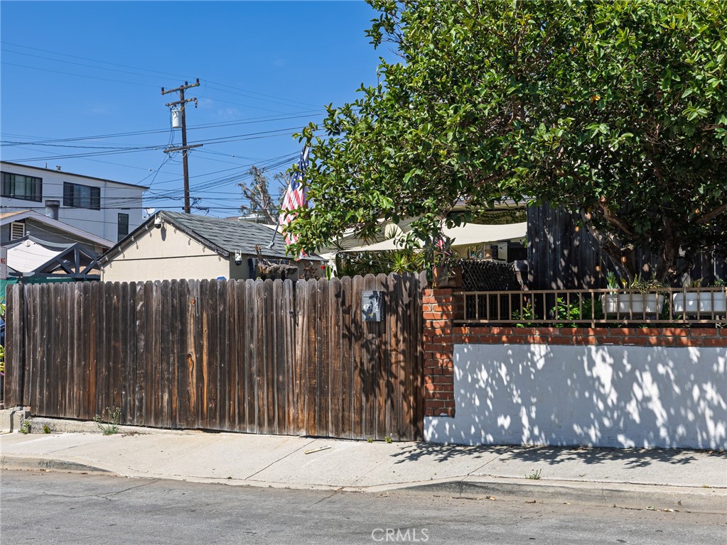 427 E Franklin Avenue