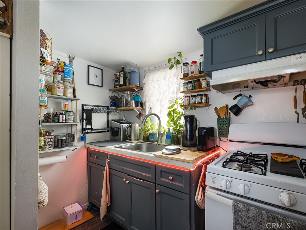 427 E Franklin Avenue