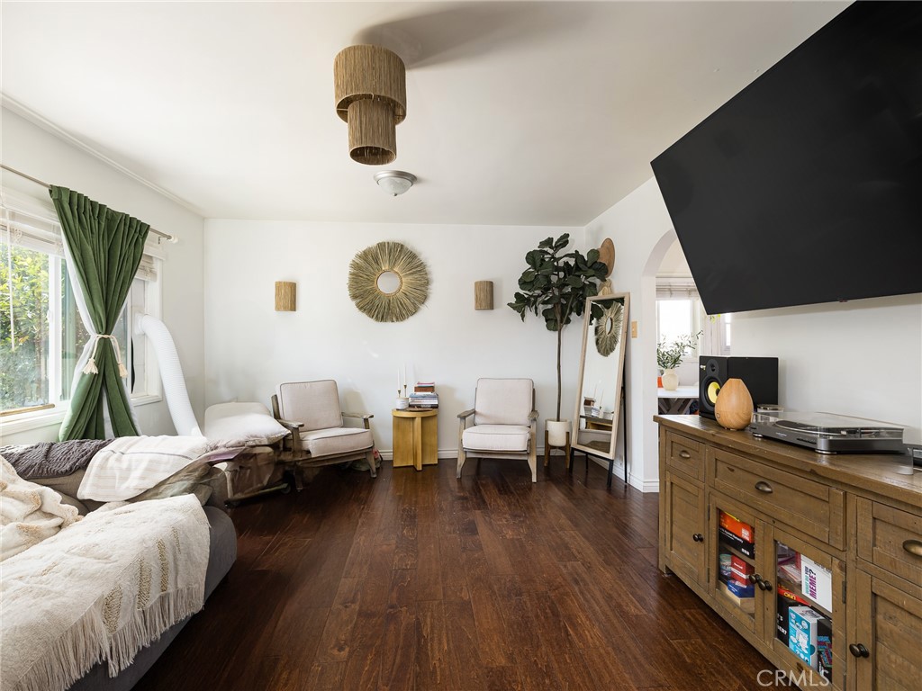 427 E Franklin Avenue