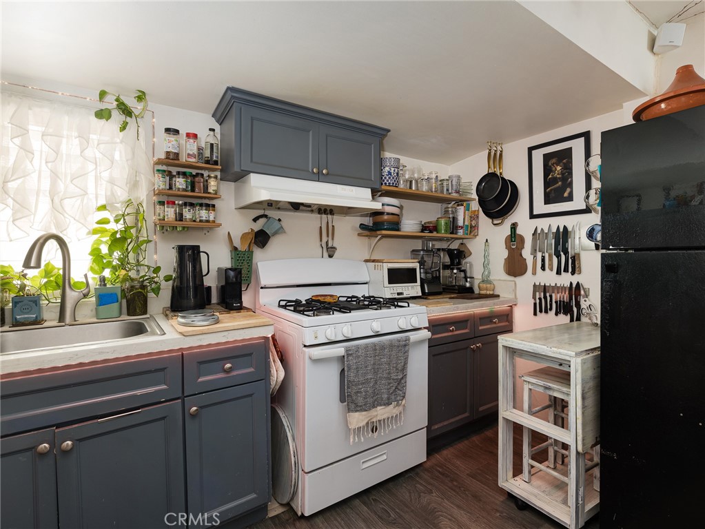 427 E Franklin Avenue