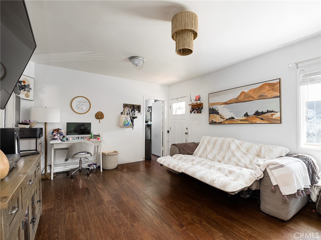 427 E Franklin Avenue