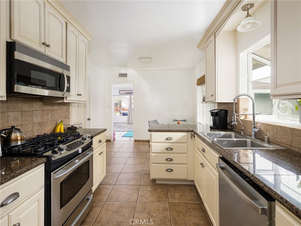 12509 Manor Drive
