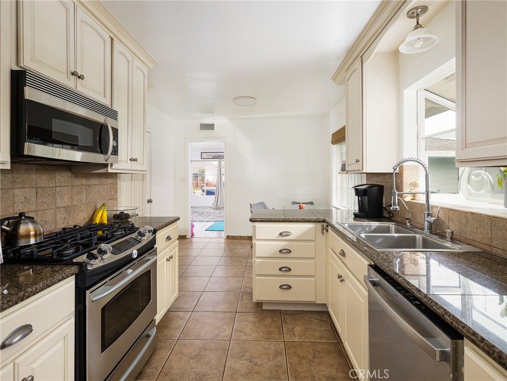 12509 Manor Drive