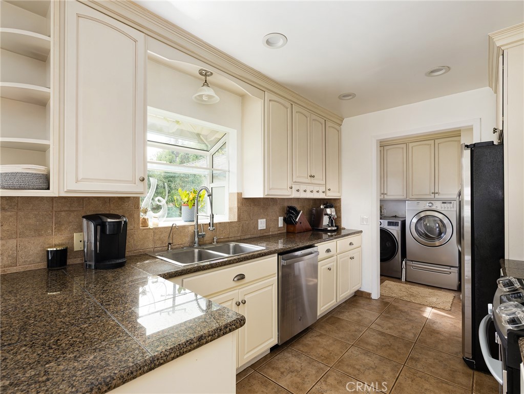 12509 Manor Drive