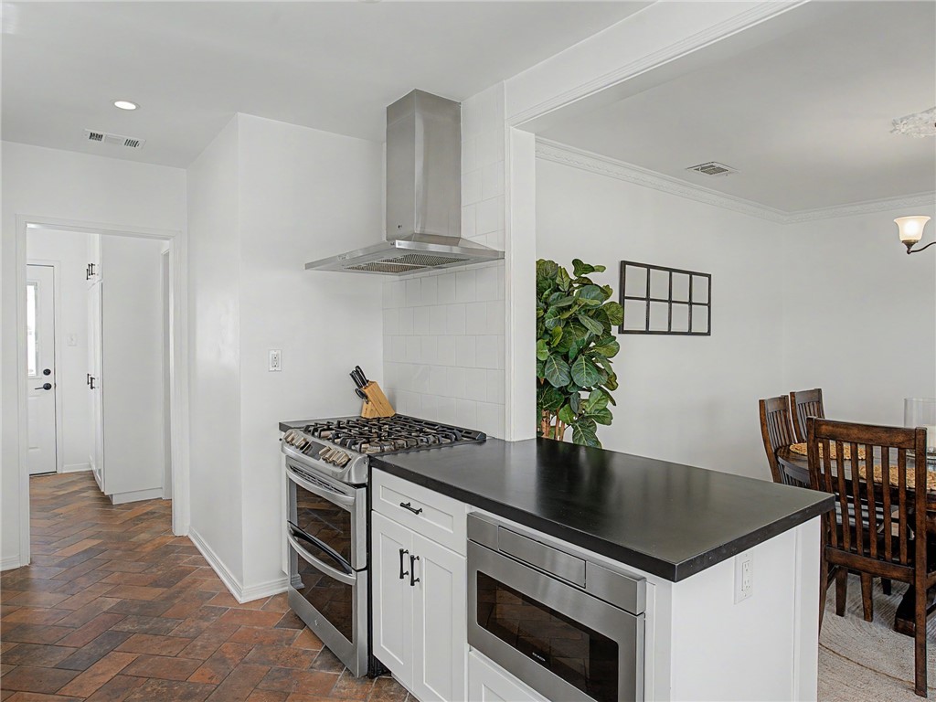 6132 W 75th Street