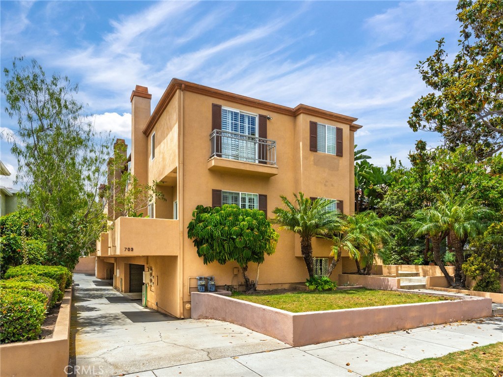 703 Main Street 2