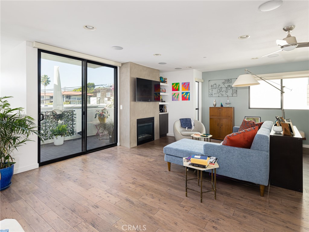 121 E Walnut