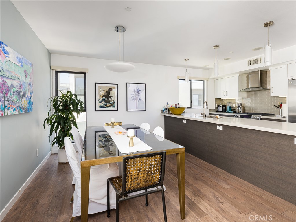 121 E Walnut
