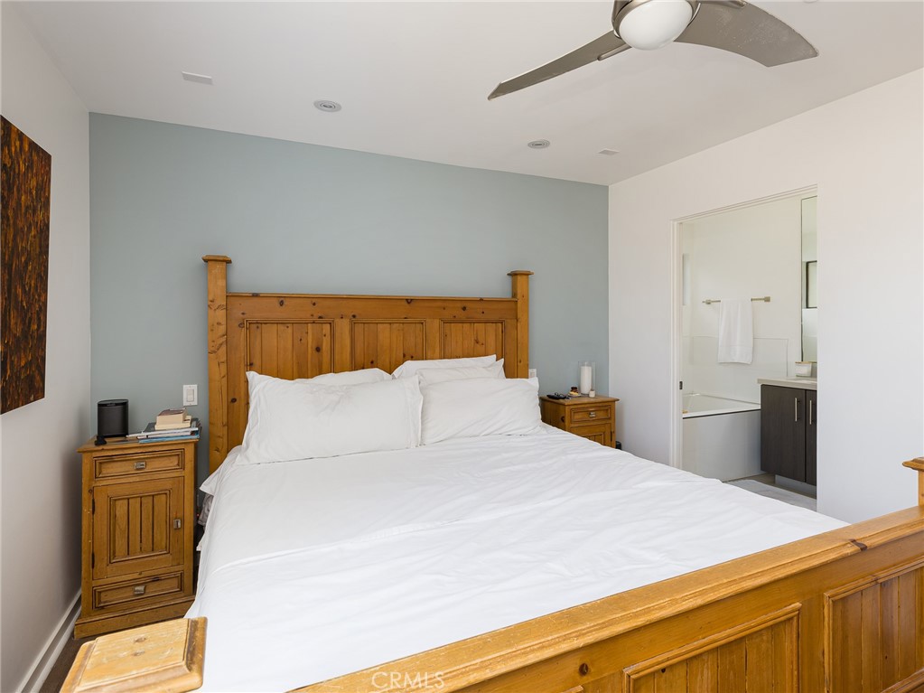 121 E Walnut