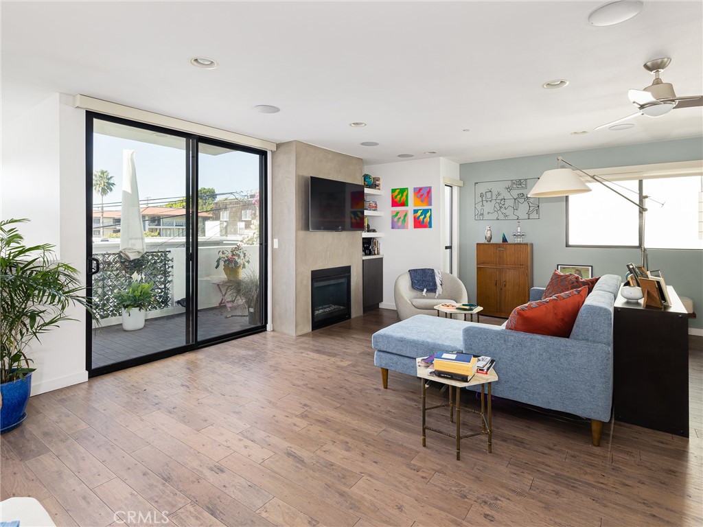 121 E Walnut