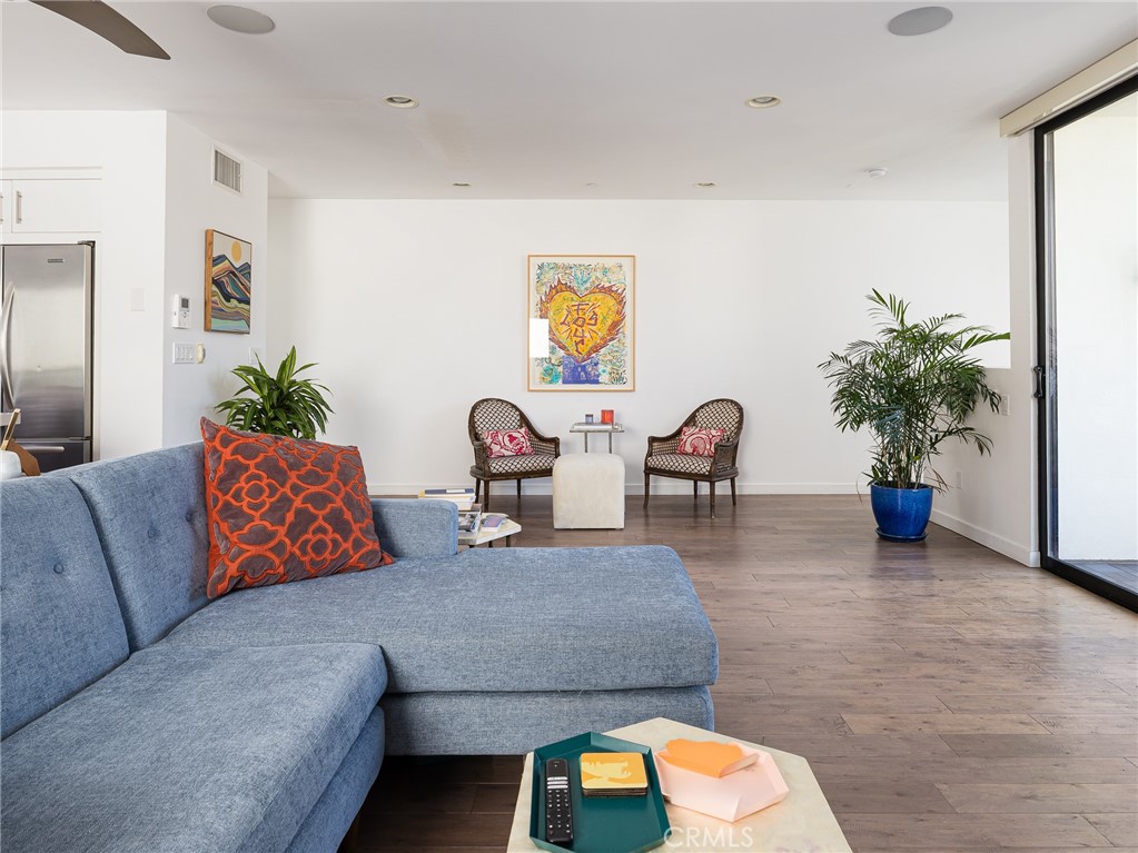 121 E Walnut