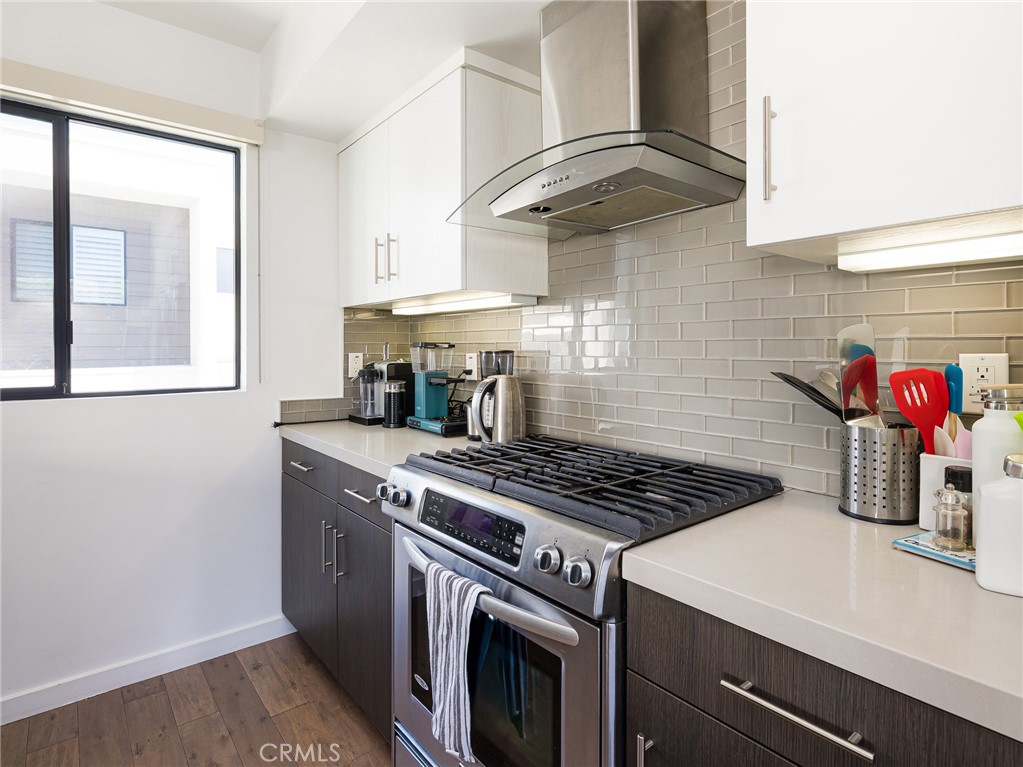 121 E Walnut