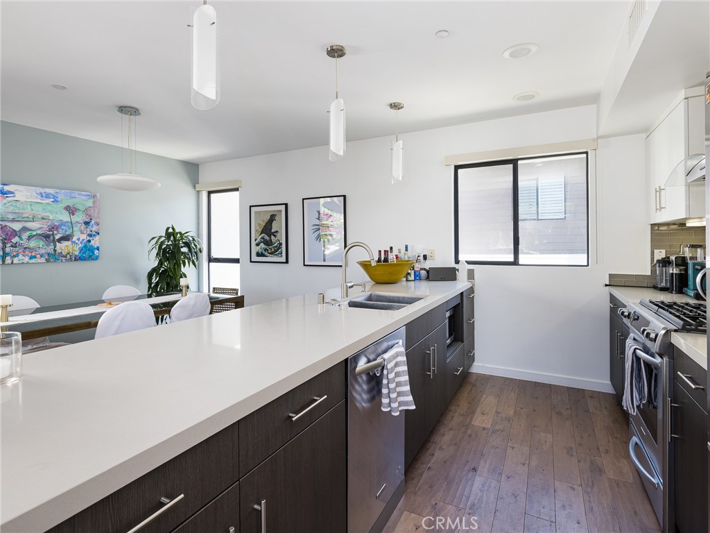 121 E Walnut