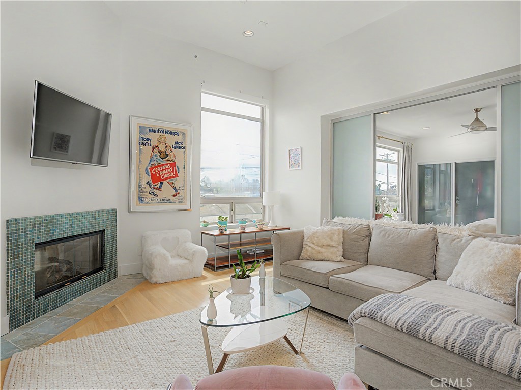 1225 E Grand
