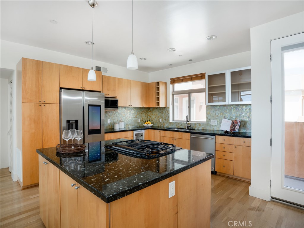 1225 E Grand