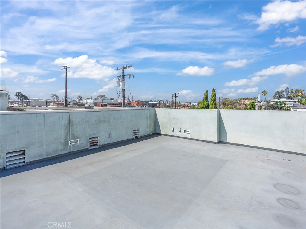 1225 E Grand